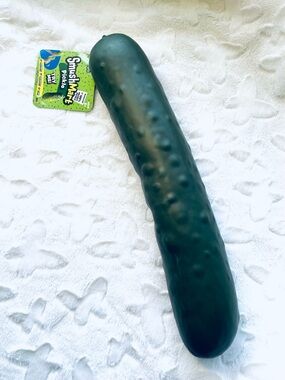 🌟 NWT 🥒 SmushMart Extra Long Squishy Pickle – 15” Sensory Fidget Toy 🌟